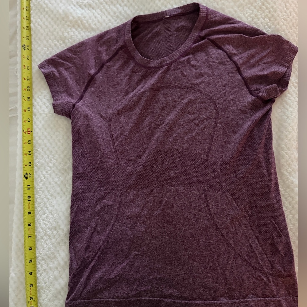 Lululemon short sleeve top, sz 10